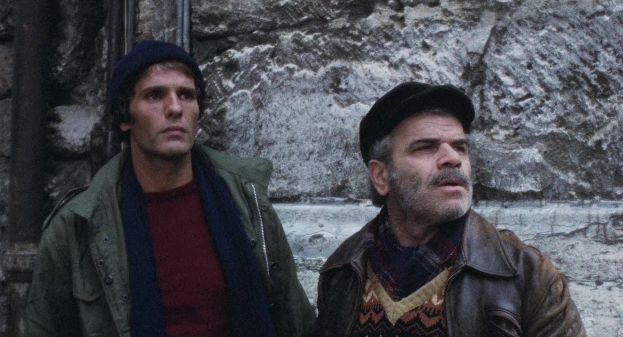 Un uomo in ginocchio screenshot 1