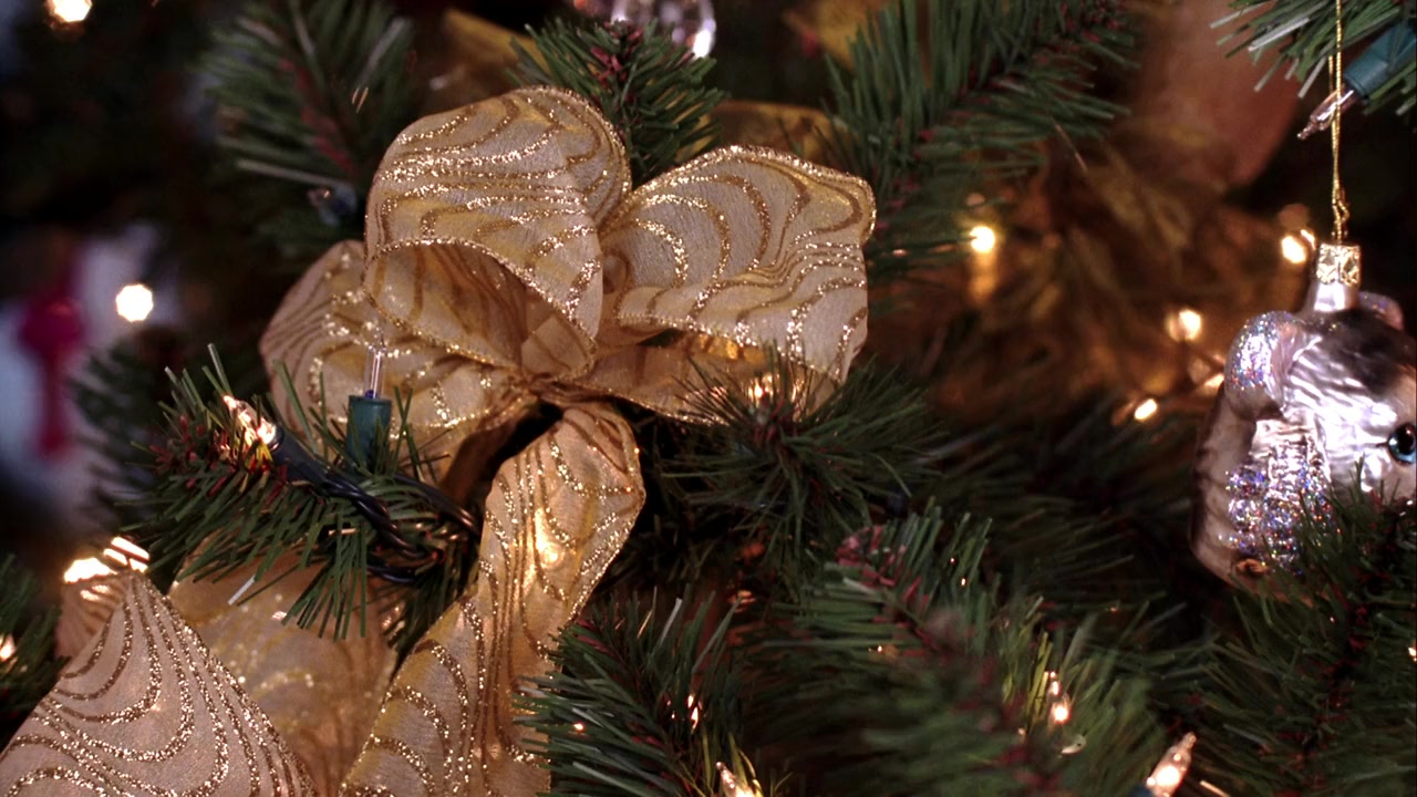 Undercover Christmas screenshot 1