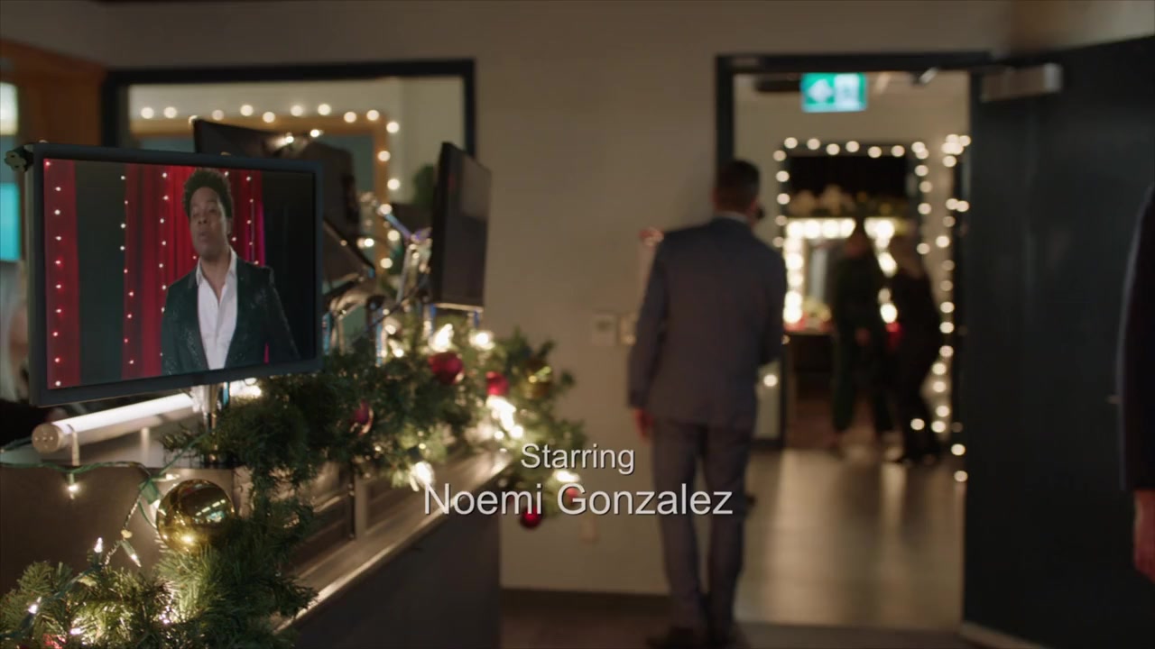 Undercover Holiday screenshot 3