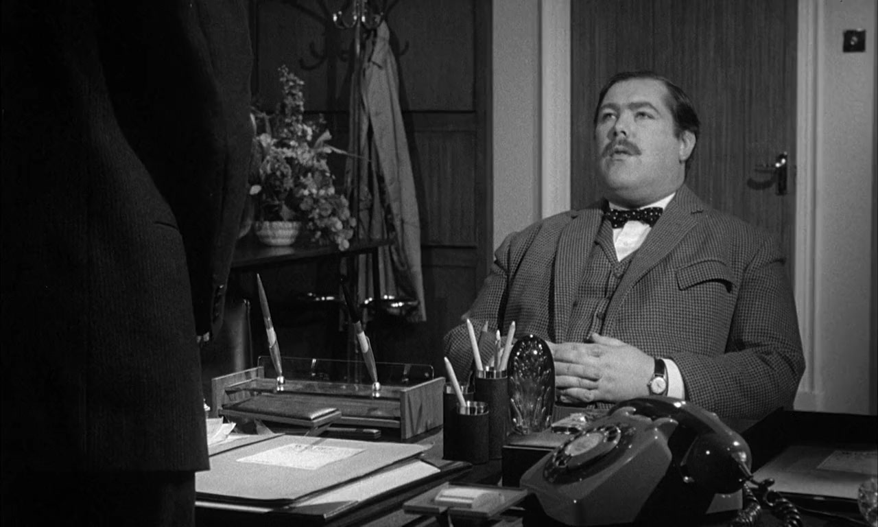 Unearthly Stranger screenshot 2
