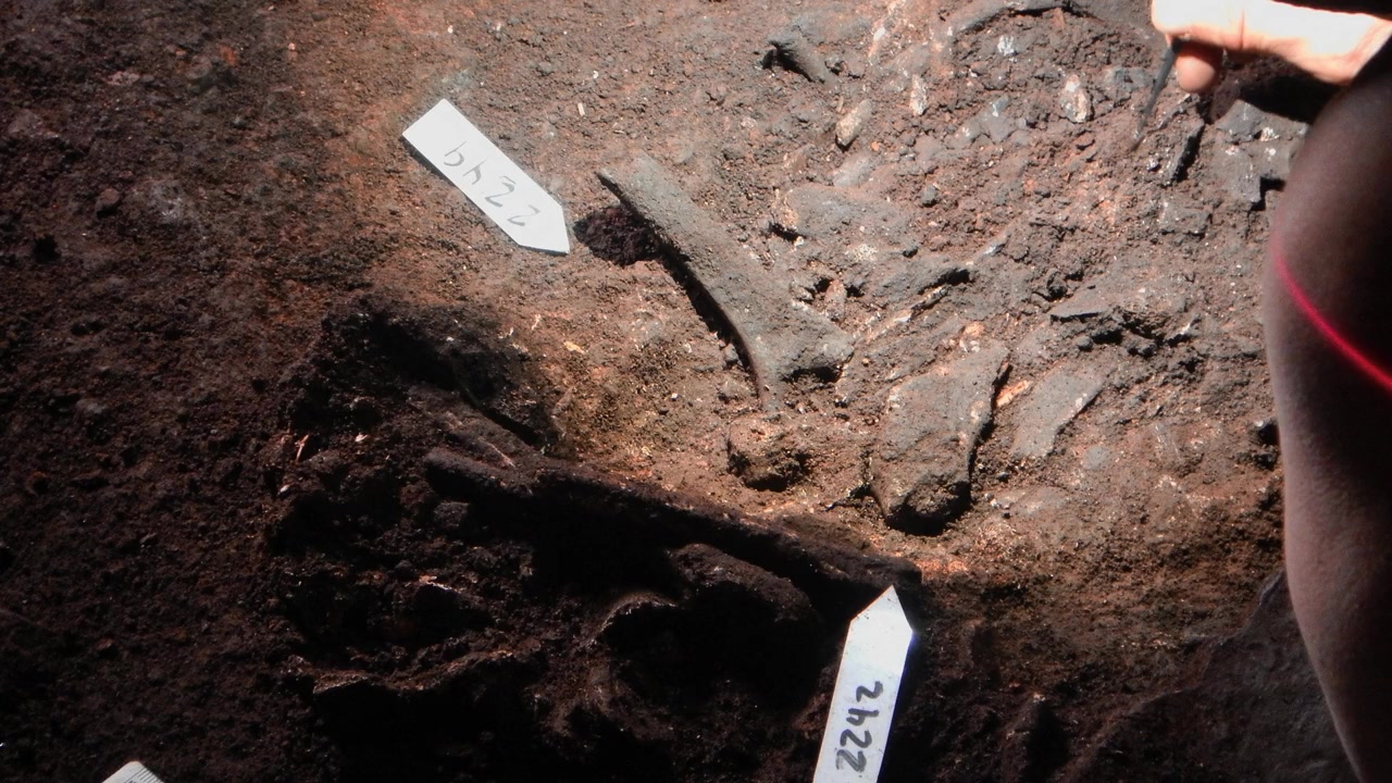 Unknown: Cave of Bones screenshot 1