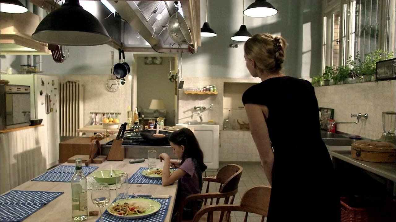Upstairs screenshot 3