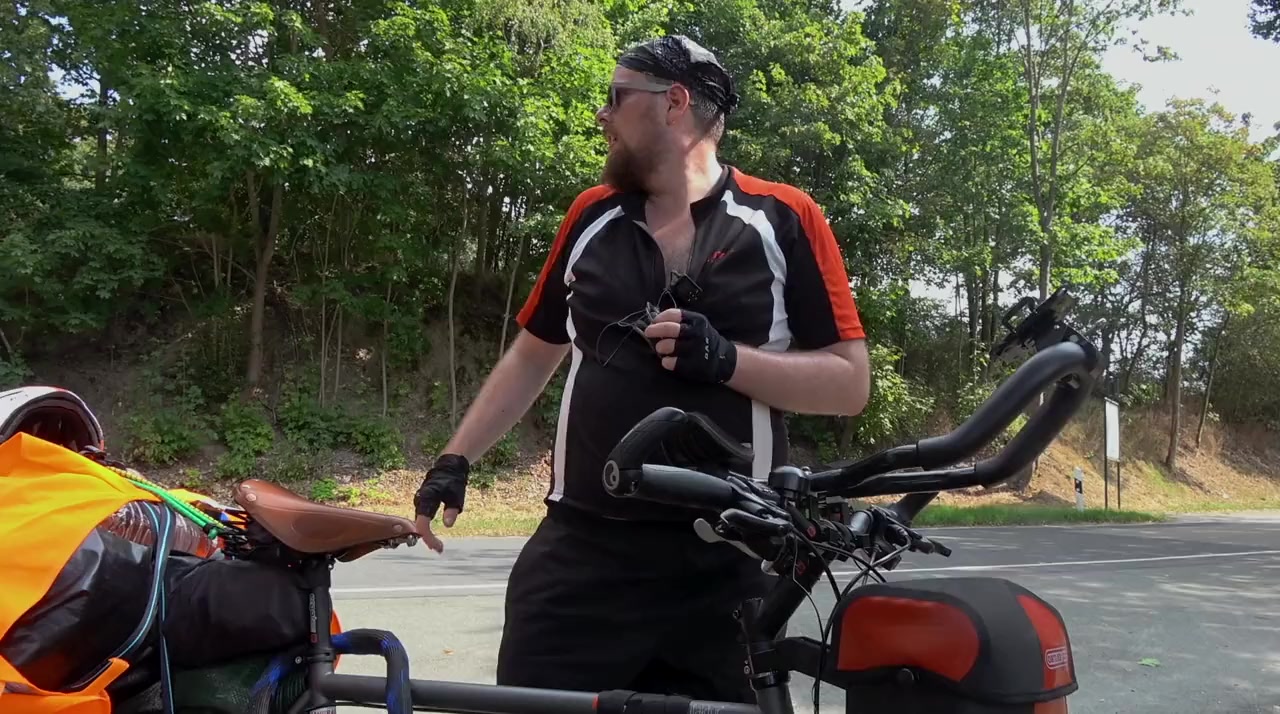 Verplant - Wie zwei Typen versuchen, mit dem Rad nach Vietnam zu fahren screenshot 1