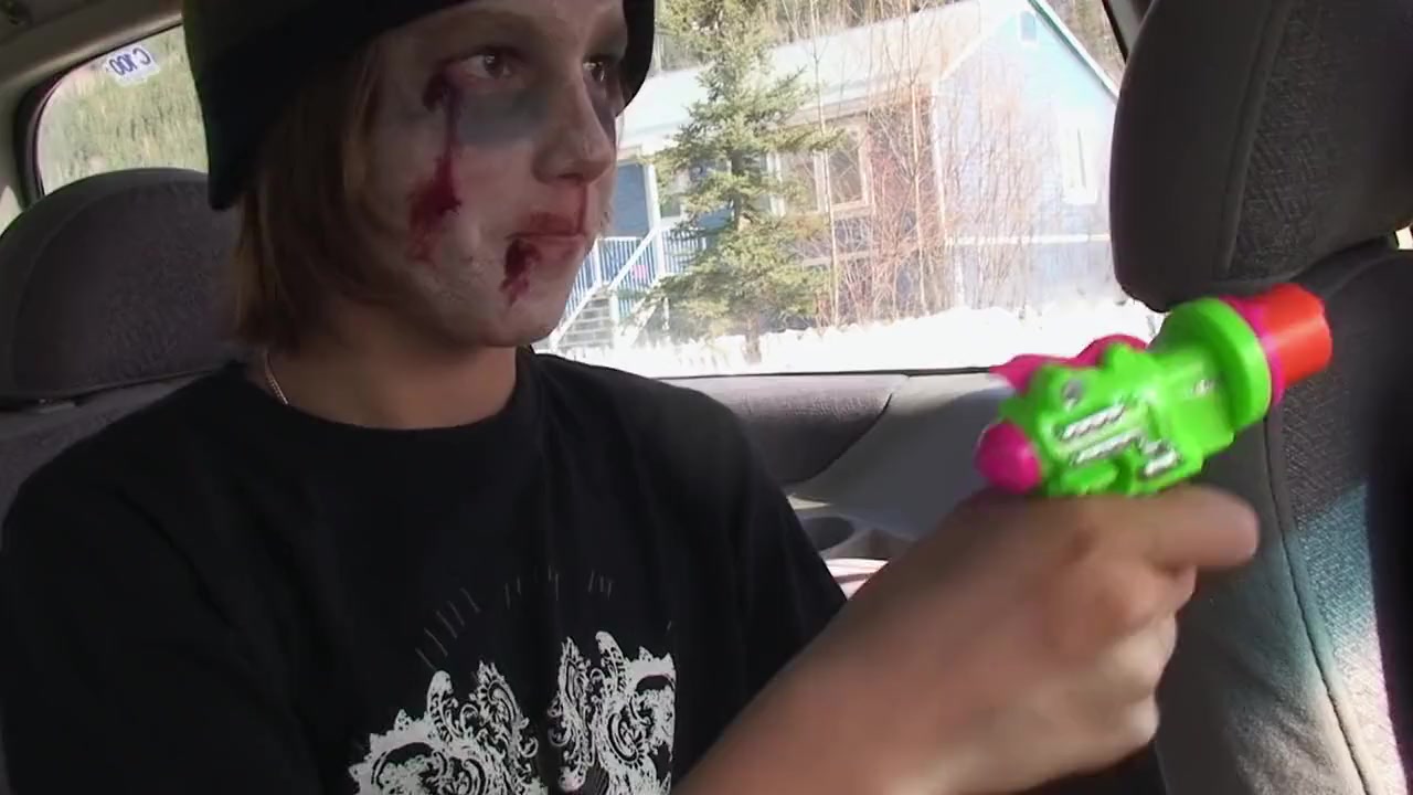 Vixen Velvet's Zombie Massacre III screenshot 2